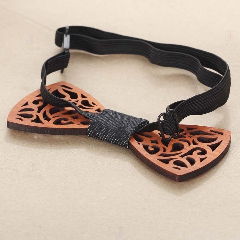 Miesten_puinen_rusetti_wooden_bowtie_3